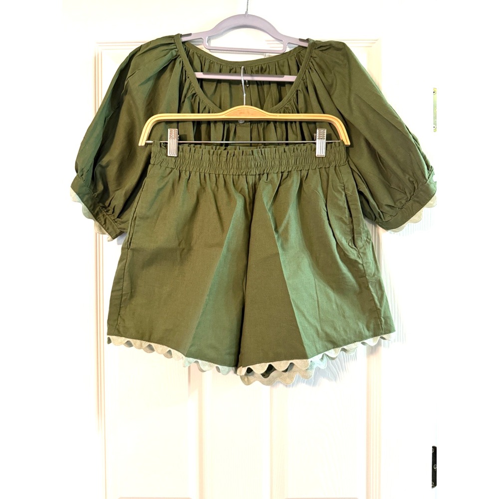 Amazon Fashion Trendy Medium Two Piece Women's Short Set with Rick Rack Trim